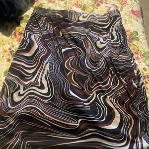 Stretchy adjustable skirt